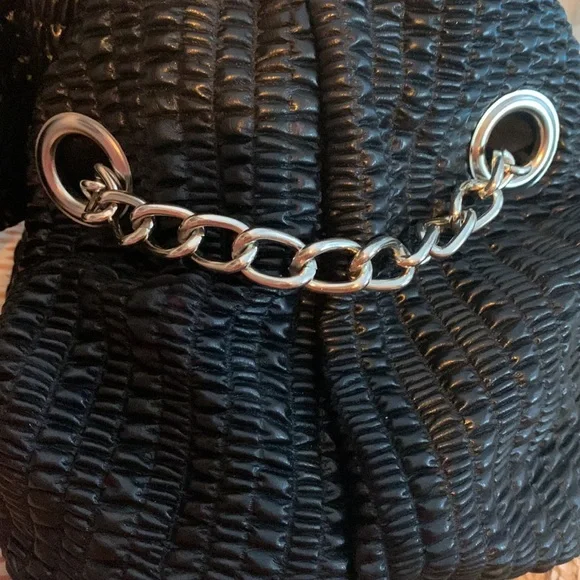 KENNETH COLE REACTION Black & Silver Chain Magnetic Closure Handbag Purse - Picture 4 of 14
